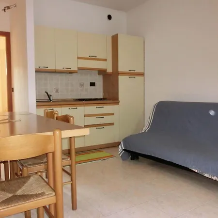 Apartmán Inviting And Cozy With Swimming Pool