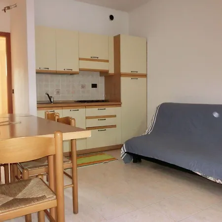 Apartman Inviting And Cozy With Swimming Pool